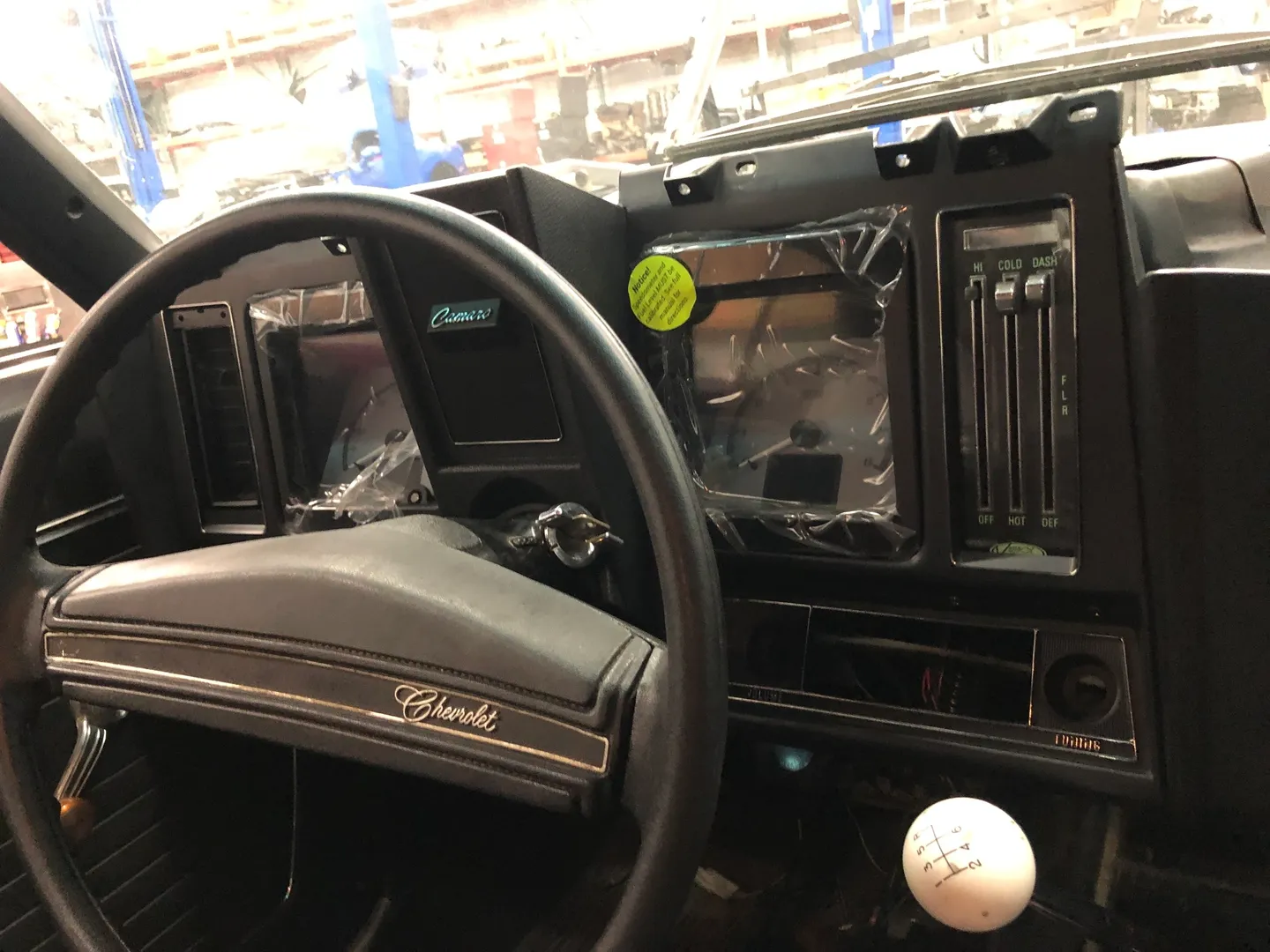 A chevrolet black steering wheel brand new
